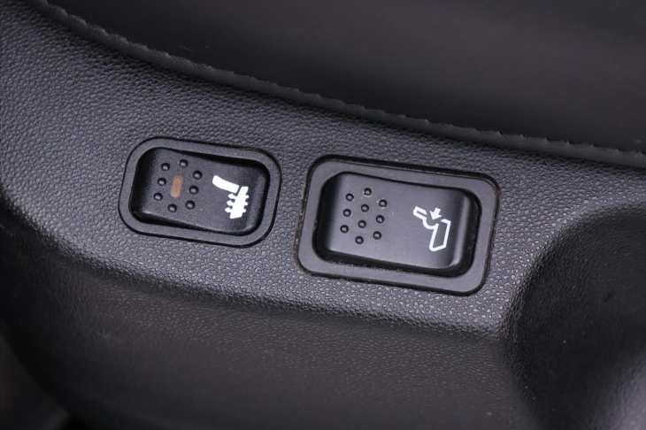 Alfa Romeo Giulietta 1,6 JTD 77kW Distinctive Kůže