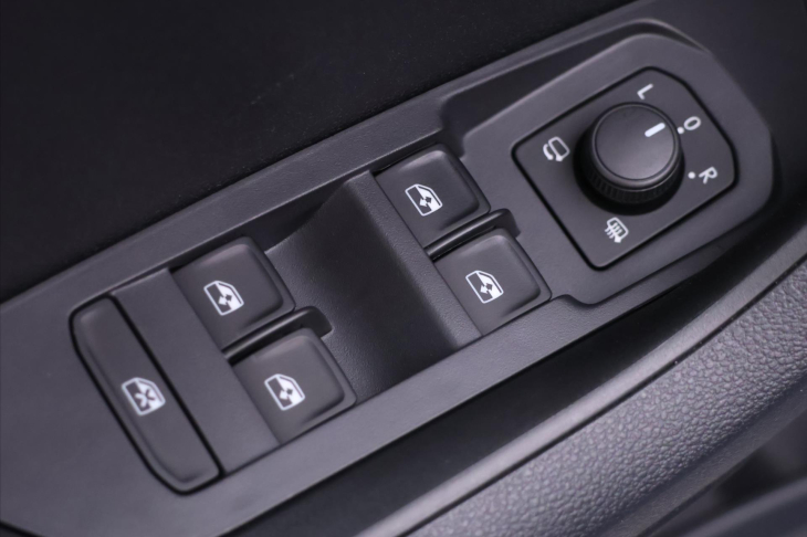 Škoda Karoq 2,0 TDI 4x4 DSG Sportline CZ