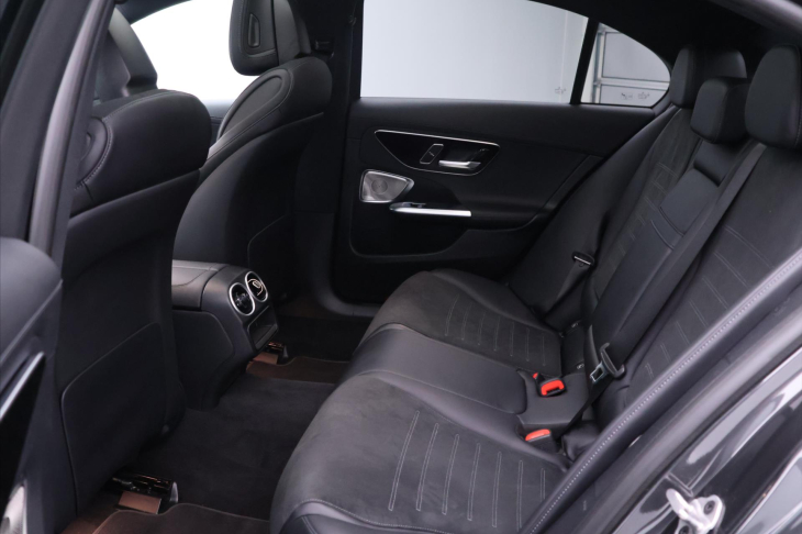 Mercedes-Benz Třídy C 2,0 4MATIC A9 190kW CZ DPH 300