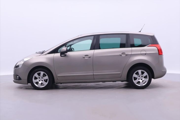 Peugeot 5008 1,6 HDI 82kW Family CZ