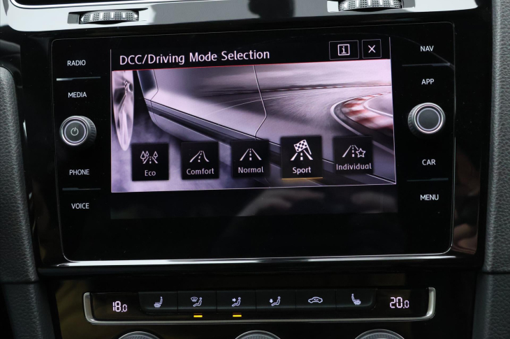 Volkswagen Golf 2,0 TSI GTI Performance 180kW CZ