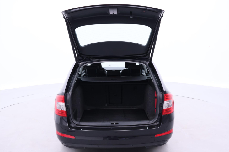 Škoda Octavia 1,4 TSI 103kW Serv.Kniha 1.Maj