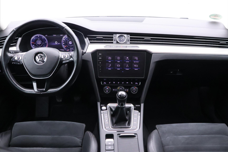 Volkswagen Passat 2,0 TDI 110kW 4M R-line LED