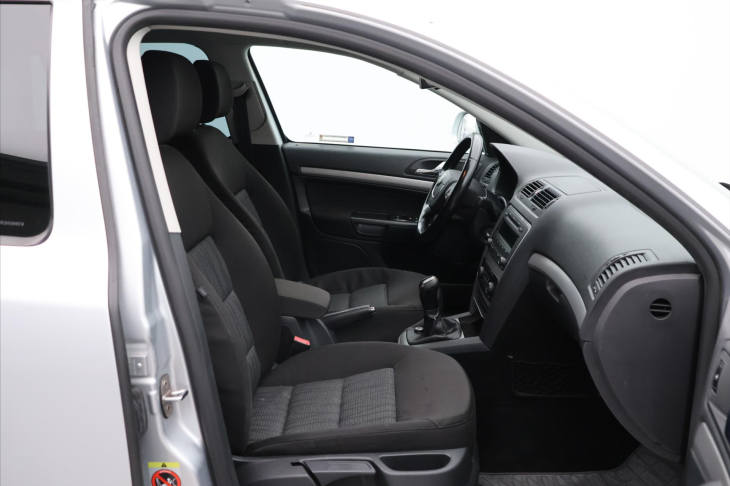 Škoda Octavia 1,6 TDI 77kW Elegance CZ Xenon