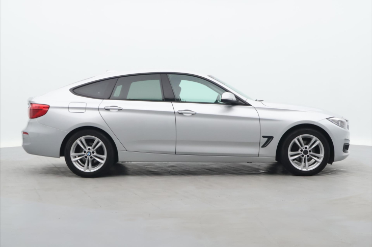 BMW Řada 3 2,0 320d 140kW xDrive CZ Sport-line