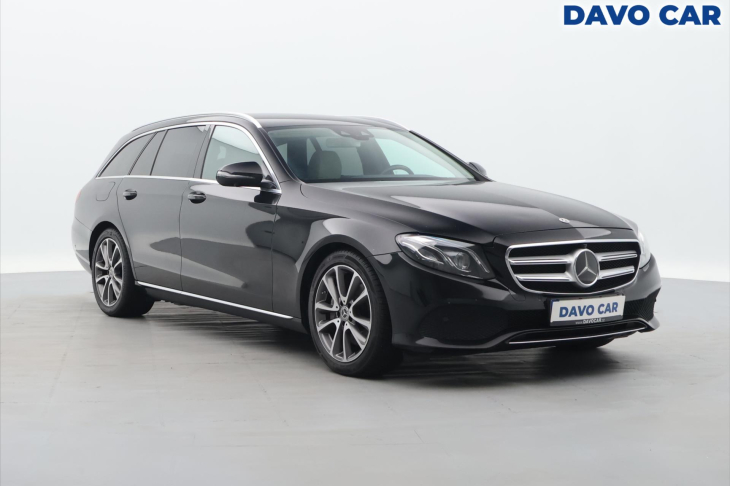 Mercedes-Benz Třídy E 2,0 300d 180kW DPH 360° Aut.