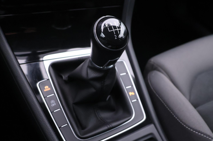 Volkswagen Golf 1,4 TSI 92kW Highline LED 1.Maj