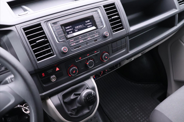 Volkswagen Transporter 2,0 TDI 110kW 8-Míst CZ