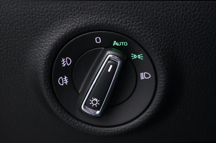 Škoda Superb 2,0 TDI 110kW DSG Navi DPH