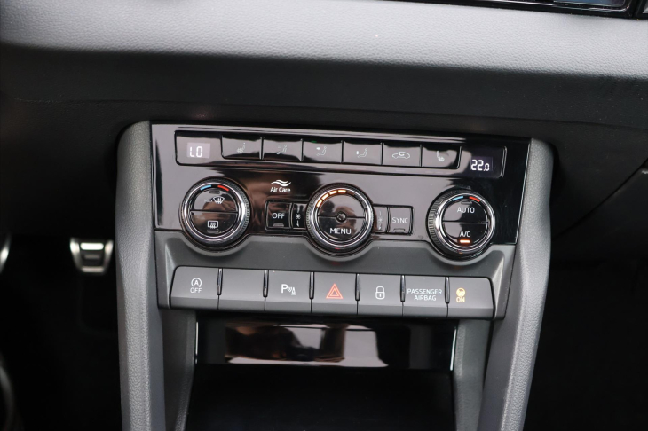 Škoda Karoq 1.5 TSI Sportline Virtual 1.Maj
