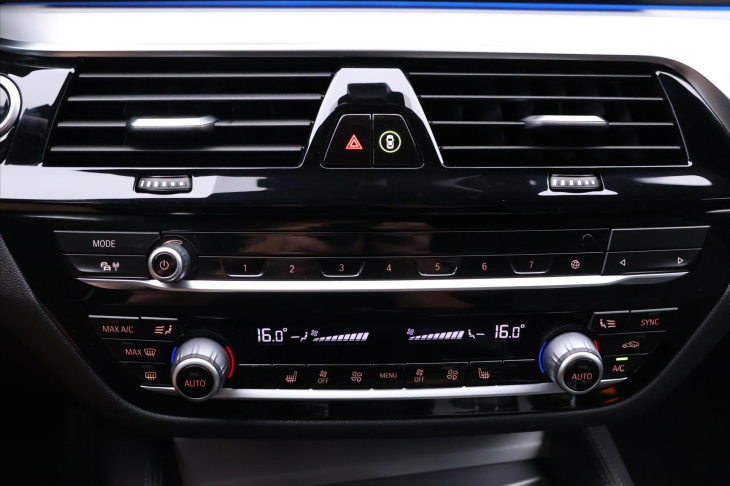 BMW Řada 5 2,0 530e xDrive 135kW CZ DPH