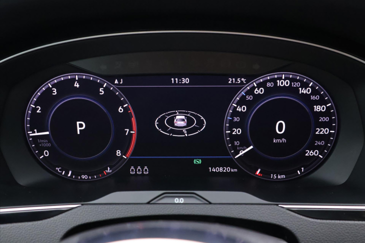 Volkswagen Passat 1,5 TSI DSG R-line Matrix DPH