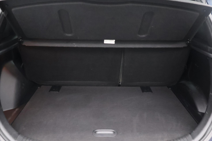 Hyundai ix20 1,6 CVVT 91kW CZ Trikolor Navi