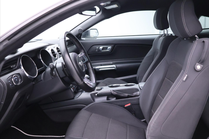 Ford Mustang 3,7 V6 225kW Automat Xenon