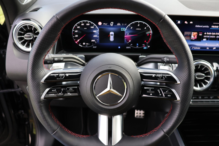 Mercedes-Benz GLB 2,0 200d 4MATIC AMG Premium Plus