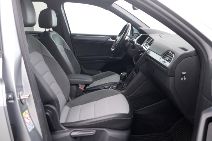 Volkswagen Tiguan 2,0 TDI 140kW 4M DSG R-Line CZ