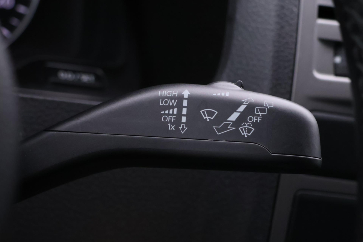 Volkswagen Caravelle 2,0 TDI 103kW DSG 8-Míst Tažné