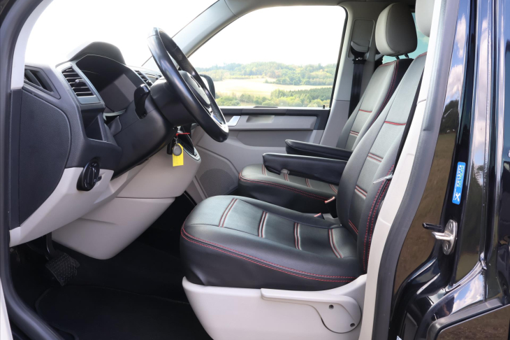 Volkswagen Caravelle 2,0 TDI 150kW DSG 8Míst Comfort
