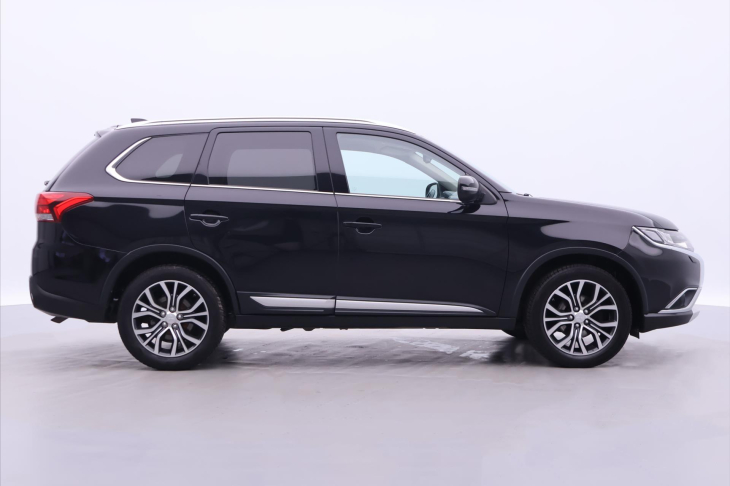 Mitsubishi Outlander 2,3 DI-D 110kW 4WD CZ Instyle