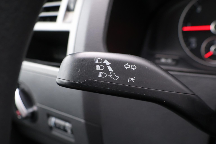 Volkswagen Multivan 2,0 TDI 103KW 7 Míst