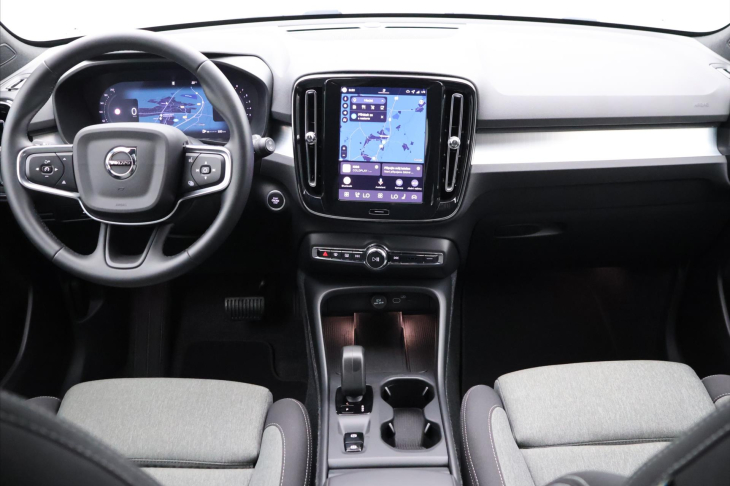 Volvo XC40 2.0 B3 120kW Core DCT CZ DPH