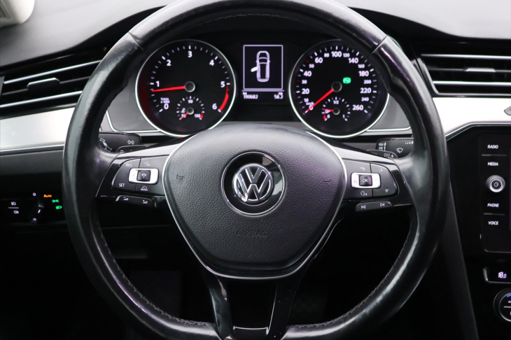 Volkswagen Passat 2,0 TDI 110kW DSG LED 1.Maj