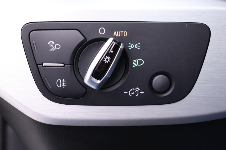 Audi A4 3,0 TDI 160kW Aut. S-Line Navi