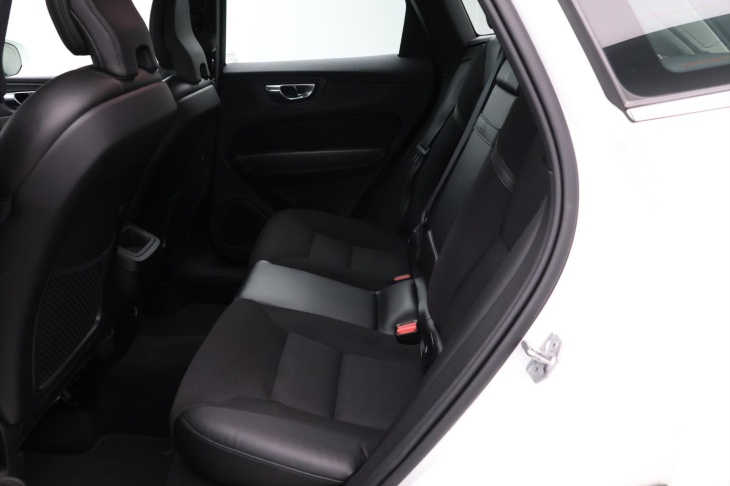 Volvo XC60 2,0 B4 Drive-E MomentumPro AWD
