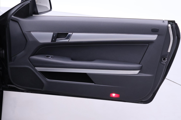 Mercedes-Benz Třídy E 2,2 CDI 125kW Elegance Cabrio