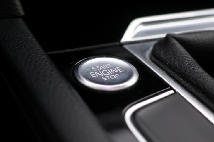 Volkswagen Passat 1,6 TDI Highline Tažné Panorama