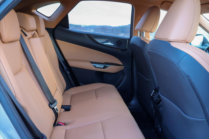 Lexus NX 450h plus 2,5 4×4 E-FOUR Executive