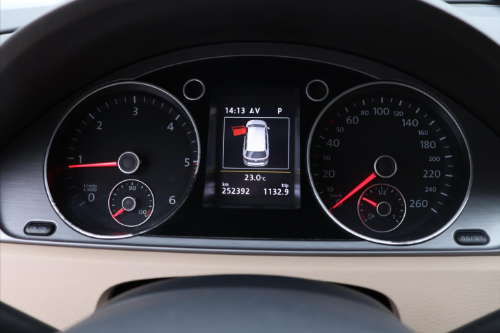 Volkswagen Passat 2,0 TDI 103kW DSG Xenon Navi
