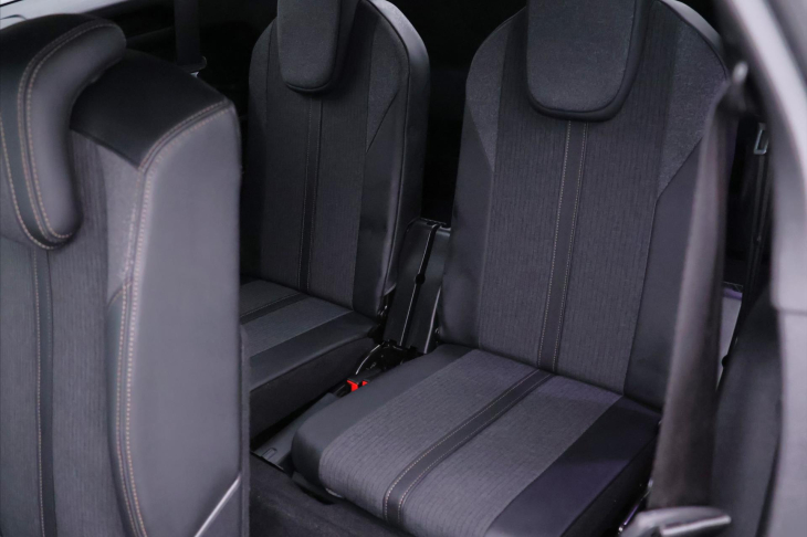 Peugeot 5008 1,6 i 133 kW GT-Line CZ 7-Míst