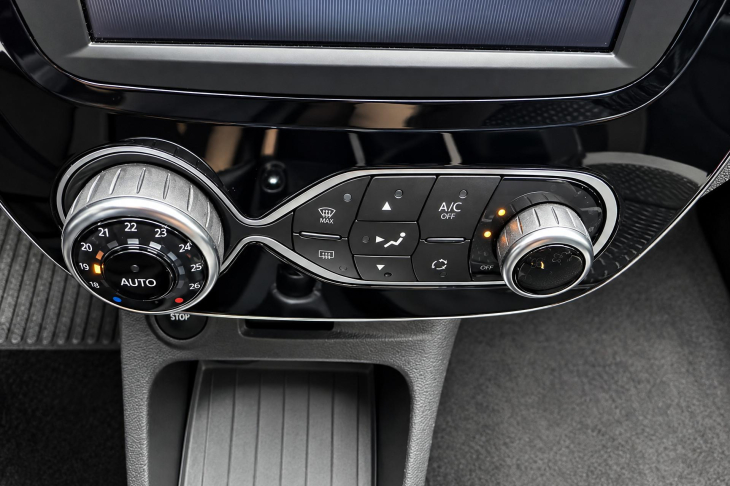 Renault Captur 1,3 TCe 96kW Intens LED Navi