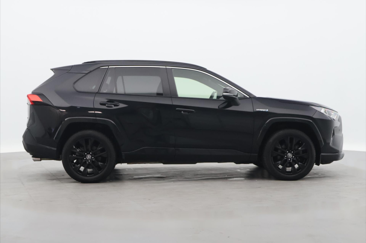 Toyota RAV4 2,5 HB Black Edition 4WD CZ DPH