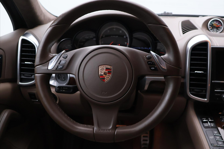 Porsche Cayenne 4.8 Turbo S 405kW DPH CZ