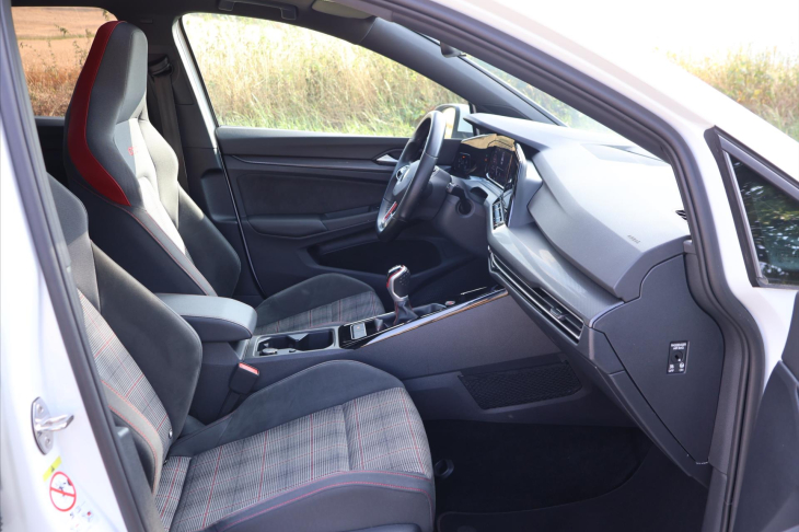 Volkswagen Golf 2,0 TSI GTI 180kW Virtual DPH