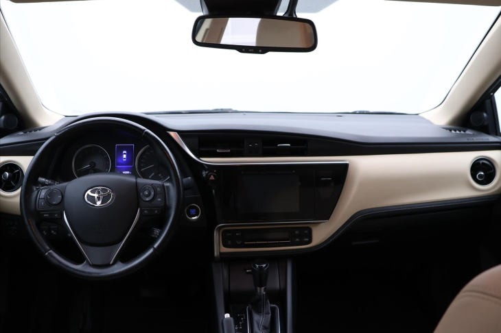 Toyota Corolla 1,6 VVT-i Aut. CZ Executive