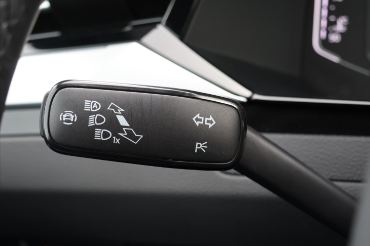 Volkswagen Arteon 2,0 TSI 206 kW R-line DSG DPH CZ