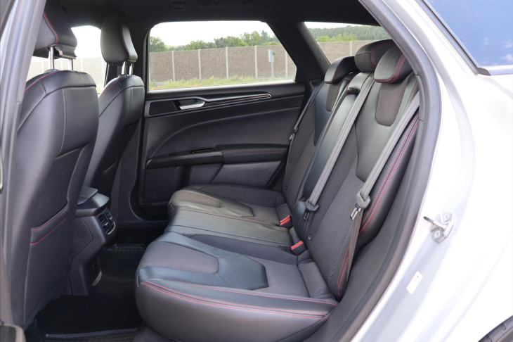 Ford Mondeo 2,0 TDCI 132kW ST LINE