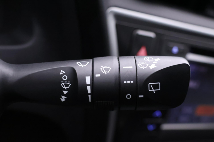 Toyota Auris 1,3 Dual VVT-i 73kW Klima CZ