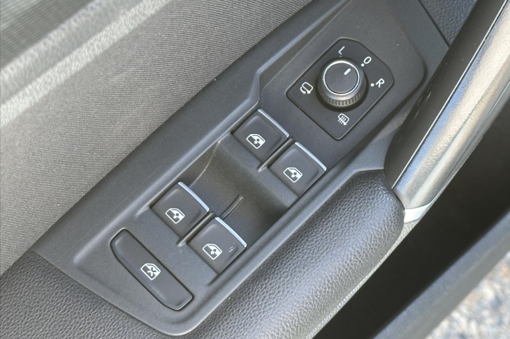 Volkswagen Tiguan 1,4 TSI DSG R-line matrix virtual