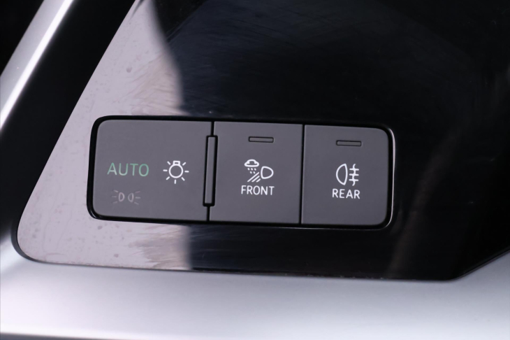 Audi A3 1,5 TSI 110kW S-LINE LED CZ