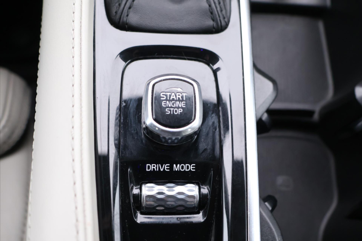 Volvo XC90 2,0 D5 177kW AWD CZ Inscription