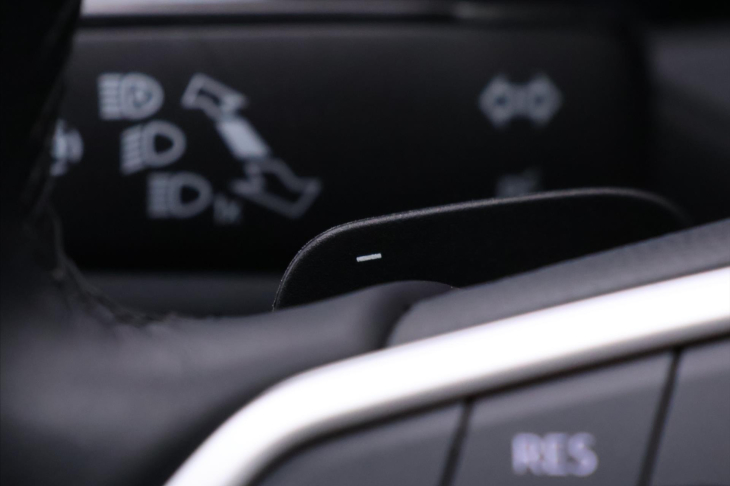 Volkswagen Passat 2,0 TDI DSG IQ Light 1.Maj DPH