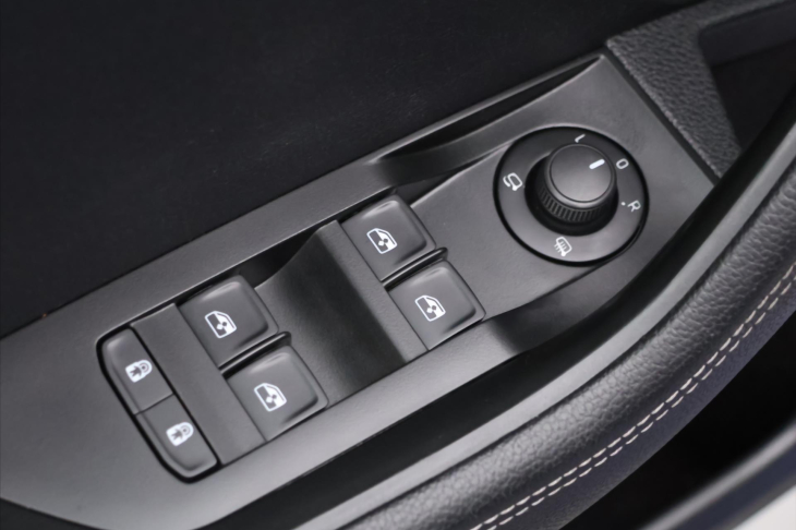 Škoda Superb 2,0 TDI Virtual Matrix Webasto