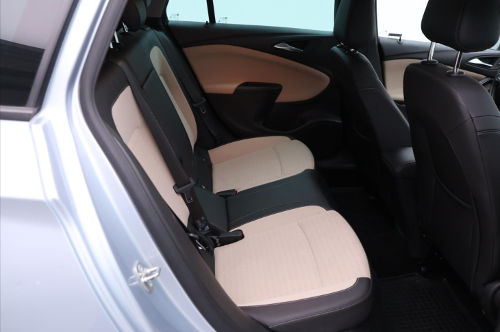 Opel Astra 1,6 CDTi 81kW CZ Sports Tourer