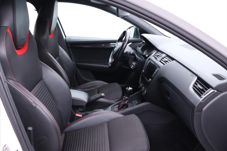 Škoda Octavia 2,0 TSI 162kW DSG Navi RS CZ