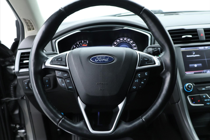 Ford Mondeo 2,0 TDCI 110kW CZ Titanium LED