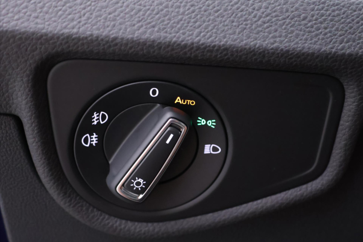 Volkswagen Touran 2,0 TDI DSG Highline 7Míst DPH